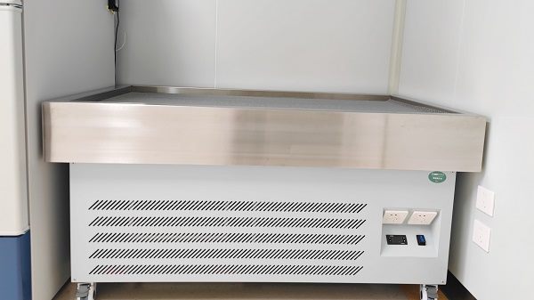 DLT-150血液低温操作台
