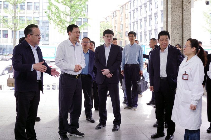 国家疾控局调研组莅临郑州大学第五附属医院调研指导动物致伤防治工作